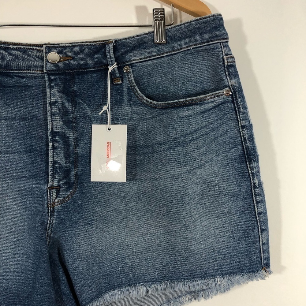 Good American Blue Cut Off Jean Denim Frayed Shorts 18 - Picture 8 of 12
